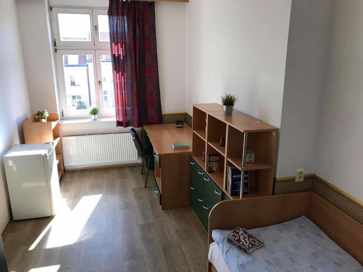 Hostel Masarykova Prag Exteriör bild